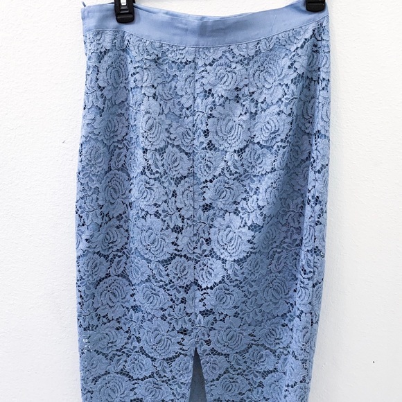 Blue lace skirt - Picture 2 of 2